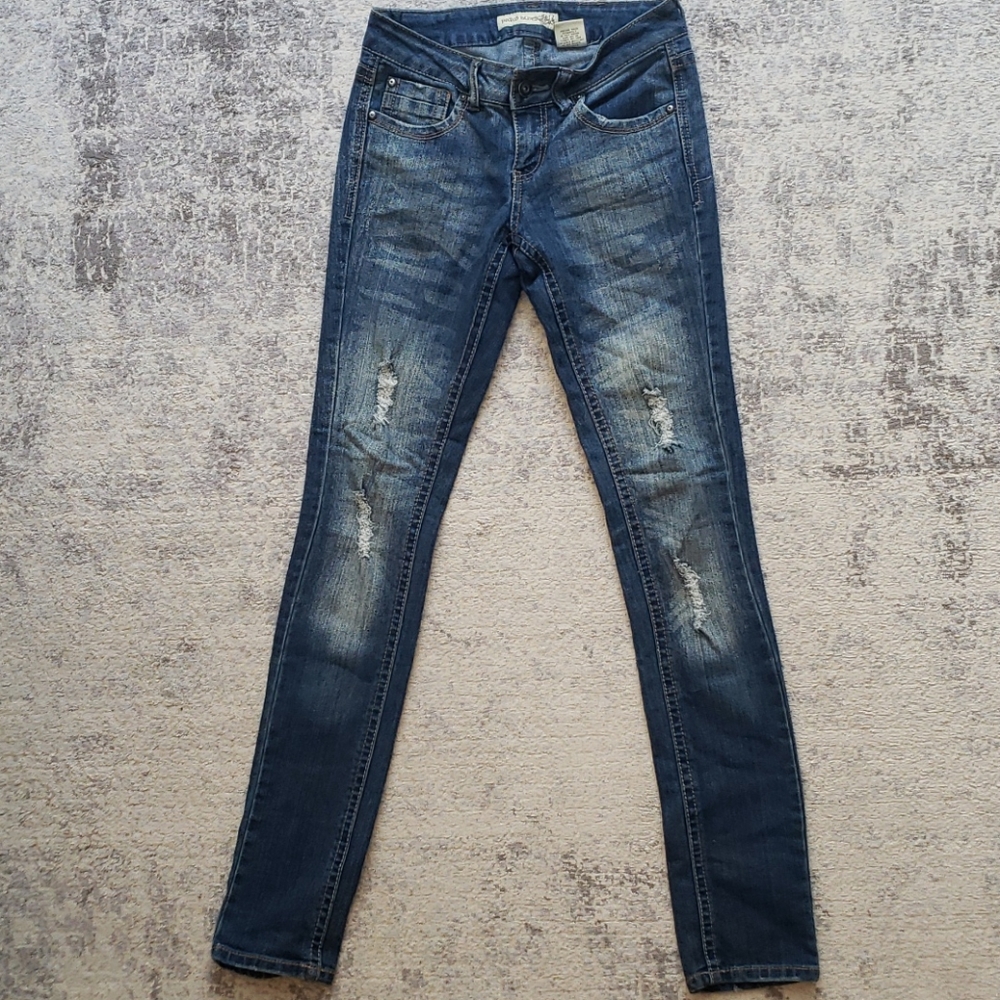 Paris Blue Jeans distruction size 5